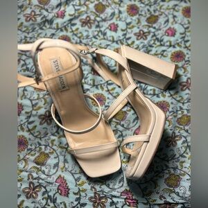 Steve Madden Sarina Platform Pump In Bone Patent Cream size 10
